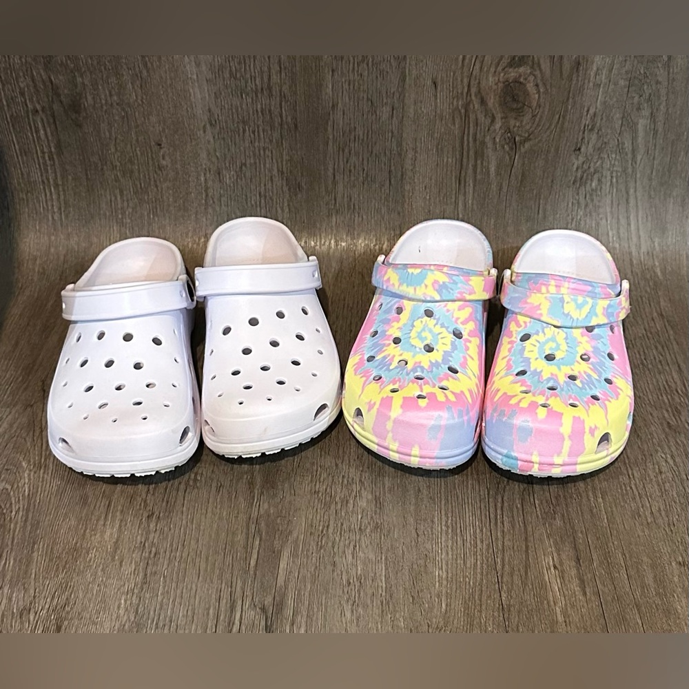 Women’s Wonder Nation Clog Shoes 2 Pairs